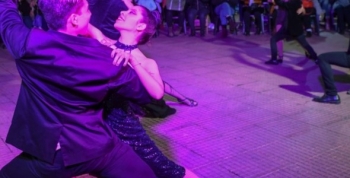 Se realizó una nueva “Milonga al Aire Libre” en la plaza Mitre 