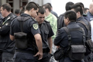 La Provincia informó que ya separó a unos 1600 policías por irregularidades 