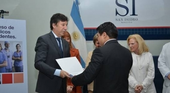POSSE ENTREGÓ DIPLOMAS A MÉDICOS RESIDENTES