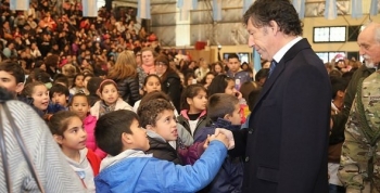CASI 3 MIL ALUMNOS DE SAN ISIDRO PROMETIERON LEALTAD A LA BANDERA