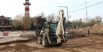 SAN ISIDRO: CONSTRUYEN ROTONDA Y DESAGÜE EN LA ENTRADA DEL PUERTO