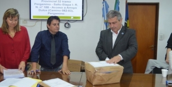 COMENZÓ LA REPAVIMENTACIÓN EN PARANÁ, CALLE LÍMITE DE SAN ISIDRO Y VICENTE LÓPEZ