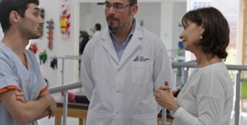 Alicia Aparicio recorrió el área de kinesiología del Hospital Municipal y contó su experiencia