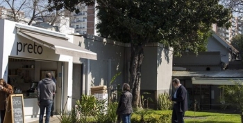 SAN ISIDRO IMPLEMENTA EL TAKE AWAY PLUS: BANCOS AL AIRE LIBRE EN BARES, RESTAURANTES Y CAFETERÍAS