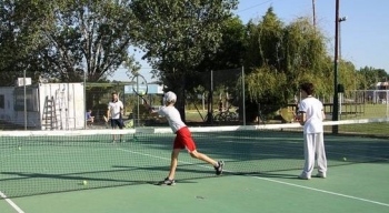 SAN ISIDRO: COMENZARON LAS CLASES EN LA ESCUELA MUNICIPAL DE TENIS
