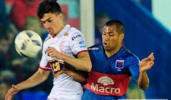 Huracán lo empató en la última jugada y le borró la sonrisa a Tigre en Victoria