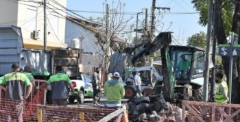 San Fernando avanza con la renovación de la calle Uruguay y la limpieza de un conducto