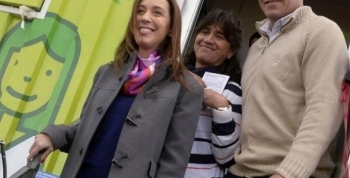 El gobierno bonaerense presentó un programa social y entregó ayuda a instituciones en el Conurbano