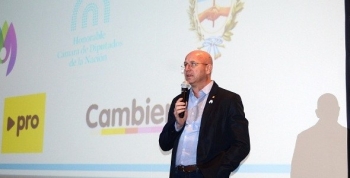 Waldo Wolff ofreció una charla gratuita en el Teatro York de Olivos