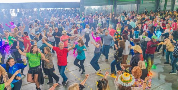 Andreotti en el festejo de más de 3.000 personas en el Día del Jubilado